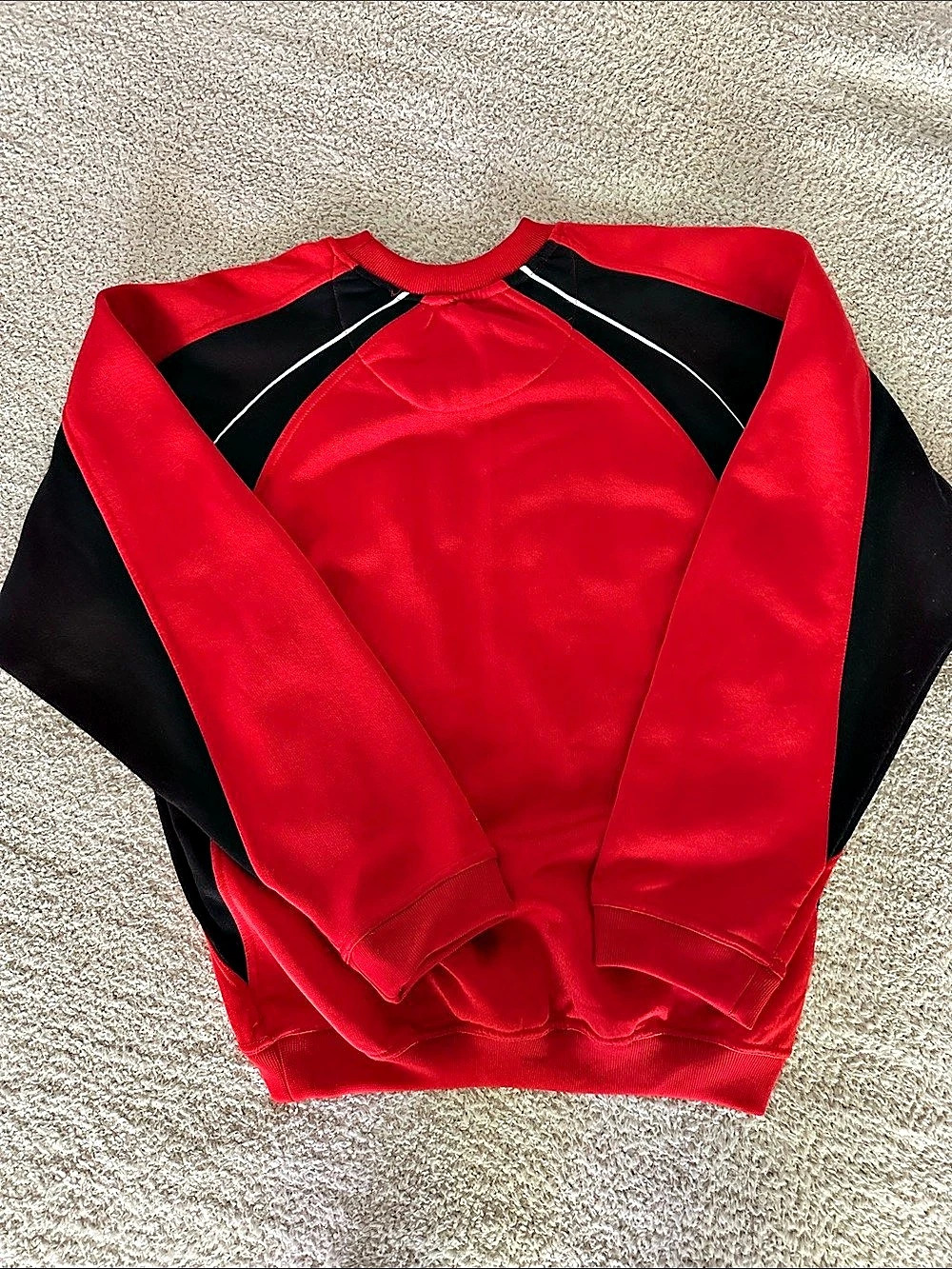 Starter Wisconsin Badgers Red & Black Sweatshirt Size Medium Like New - Picture 2 of 7
